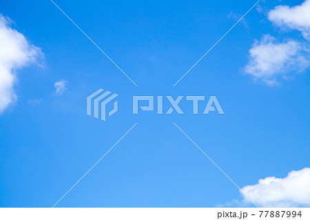 背景素材 青空と白雲(PLフィルター使用) 背景素材 青空と白雲(PLフィルター使用) 77887994
