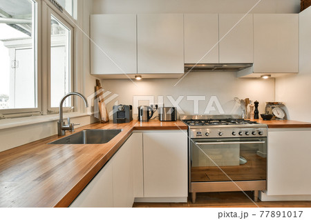 Beautiful kitchen design 77891017