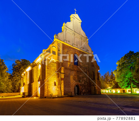 Poznan. Church of St. Wojciech on a sunny morning. Poznan. Church of St. Wojciech on a sunny morning. 77892881