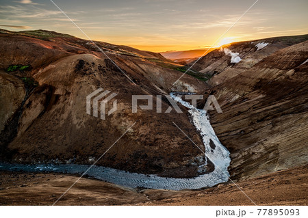 Sunrise in Kerlingarfjoll geothermal area, Iceland 77895093
