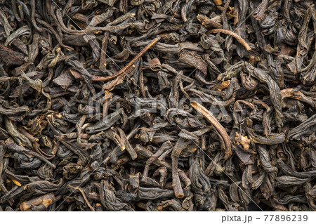 texture of Chinese souchong black tea 77896239