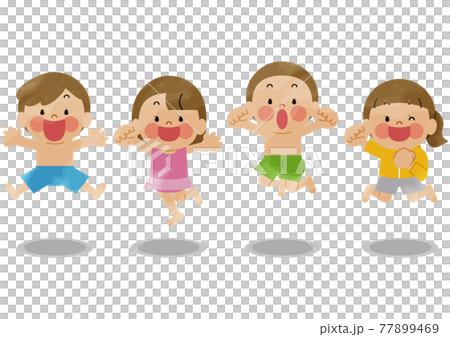 水着でジャンプする小学生の子供たち 77899469