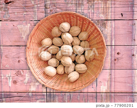 walnuts in shell 77900201