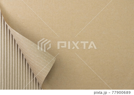 左端がめくれたダンボール紙 77900689