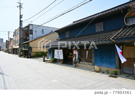 一本杉通り商店街　古い町並み　七尾市 77903561
