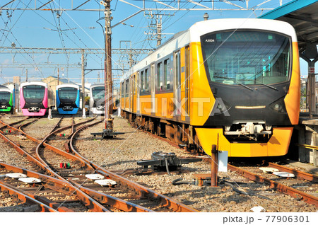 地方都市の電車操車場の風景 地方都市の電車操車場の風景 77906301