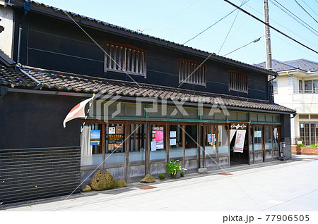一本杉通り商店街　古い町並み　能登　七尾市 77906505