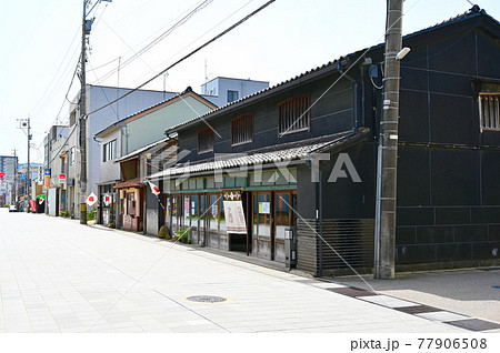 一本杉通り商店街　古い町並み　能登　七尾市 77906508