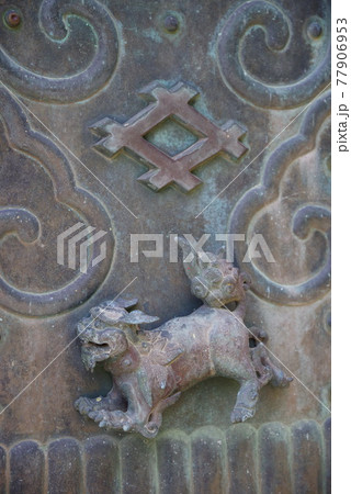 西国三十三所観音霊場　第3番霊場　粉河寺本堂の向拝柱の狛犬像 77906953