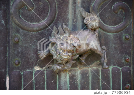 西国三十三所観音霊場　第3番霊場　粉河寺本堂の向拝柱の狛犬像 77906954