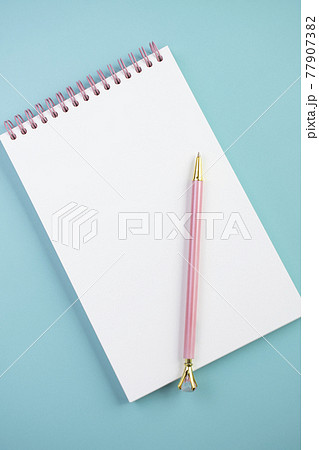 鉛筆 ペン ノート 77907382