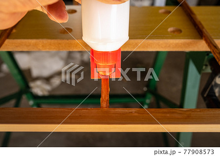 DIYリフォーム 障子紙の貼り替え 糊付け DIYリフォーム 障子紙の貼り替え 糊付け 77908573