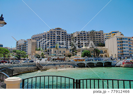 マルタ島の小さなビーチ 77912466