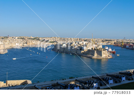マルタ島ヴァレッタからスリーシティーズを望む マルタ島ヴァレッタからスリーシティーズを望む 77918033