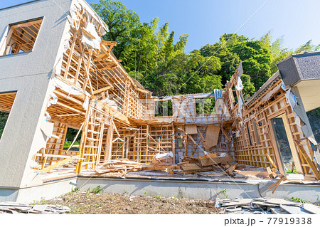 解体工事現場　木造在来軸組 77919338