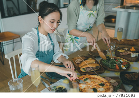 ホームパーティー 77921093