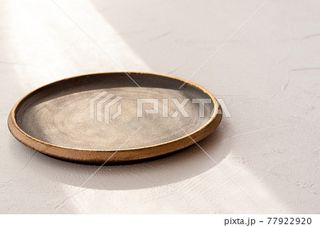 笠間焼の皿　茶色 77922920