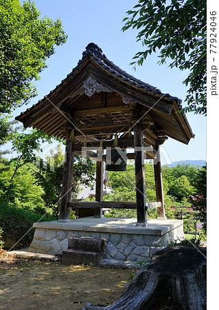 岡山県津山市にある真言宗「新善光寺」：鐘楼 77924046