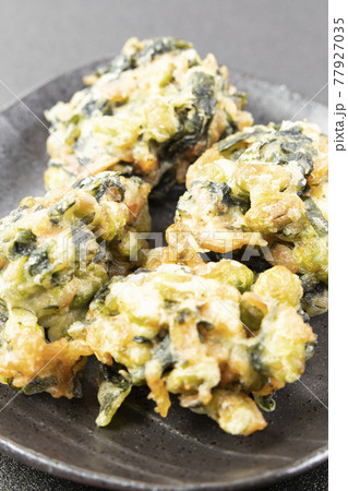 小エビと枝豆とワカメのつまみ揚げ 小エビと枝豆とワカメのつまみ揚げ 77927035