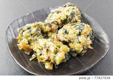 小海老と枝豆とワカメのつまみ揚げ 小海老と枝豆とワカメのつまみ揚げ 77927038
