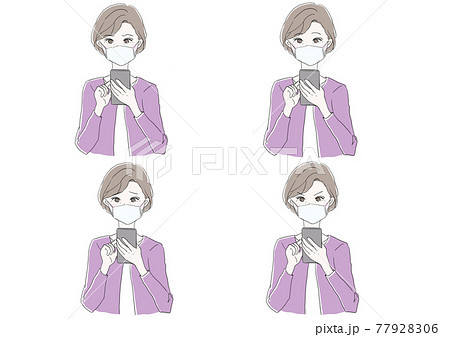 スマホを操作しているマスク姿の初老女性の表情セット 77928306
