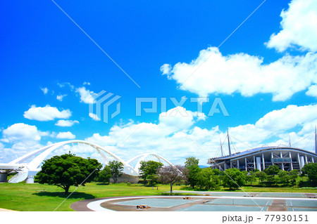 豊田市、豊田大橋と豊田スタジアムの風景 77930151