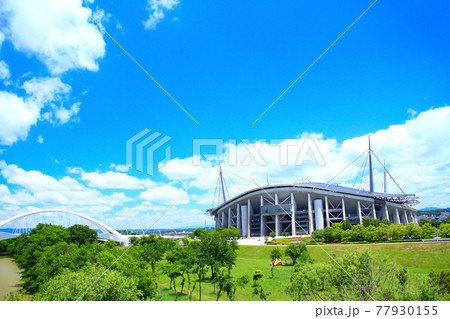 豊田市、豊田大橋と豊田スタジアムの風景 77930155