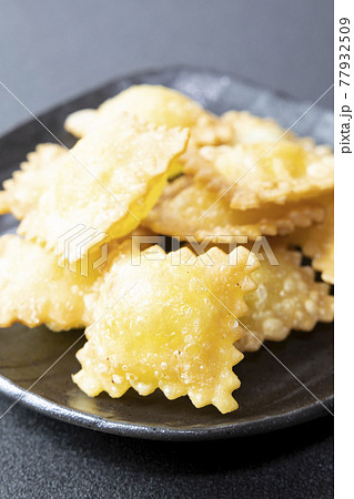 美味しいミニチーズパイ 美味しいミニチーズパイ 77932509