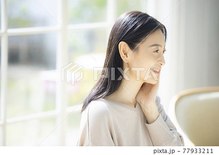 女性　ビューティー　ヘアケア　 77933211