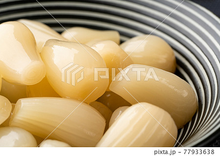 らっきょうの漬け物 らっきょうの漬け物 77933638