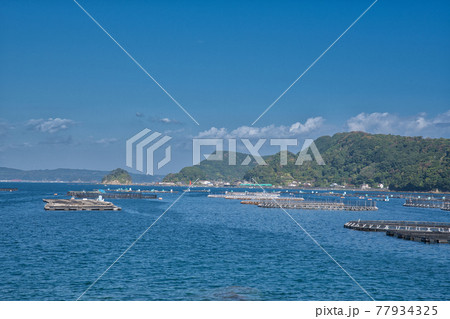 【和歌山県】11月・青空の串本町大島と太平洋 77934325