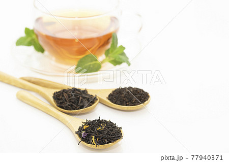 紅茶の茶葉 紅茶の茶葉 77940371