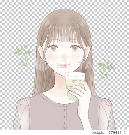 冷たいお茶を飲む女性 77941541