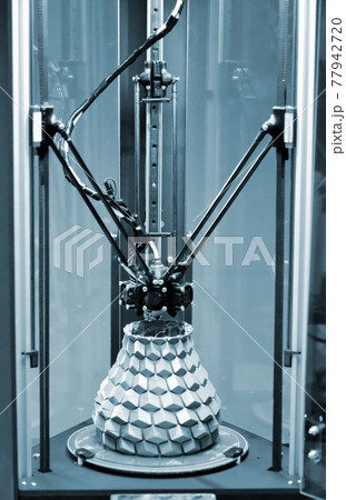 3d printer and object printed on it 3d printer and object printed on it 77942720