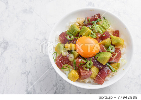 ハワイ風ポキ丼 77942888