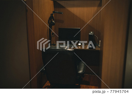 ネットカフェ ネットカフェ 77945704