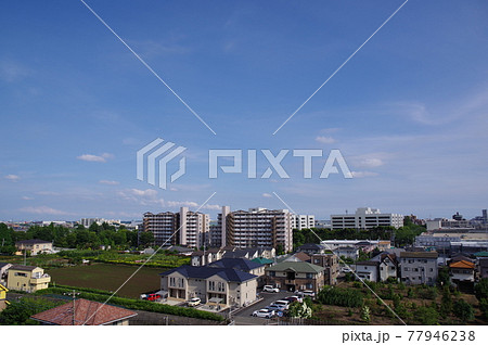 青空と街並み（撮影場所：神奈川県大和市） 77946238