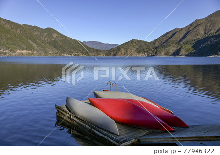 富士五湖 西湖のカヌー乗り場 77946322