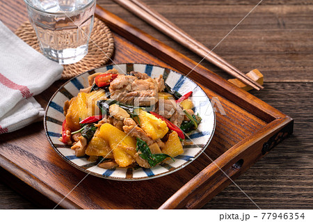 鶏 チキン ニワトリ 77946354