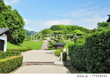 崇神天皇陵（行燈山古墳）　【奈良県天理市】 77946930