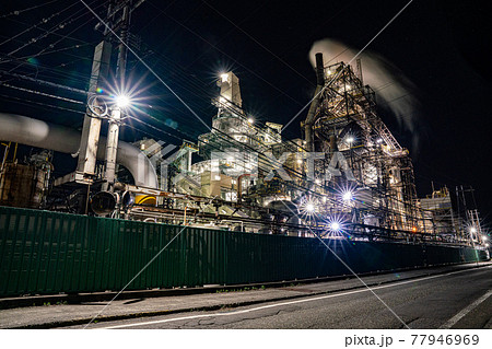工場夜景　プラント　新潟県　日本海 77946969