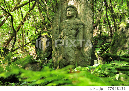 長岳寺 奥の院 不動石仏　【奈良県天理市柳本】 77948131