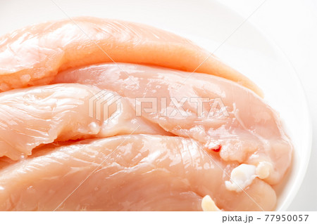 鶏肉(ささみ)のアップ。 鶏肉(ささみ)のアップ。 77950057