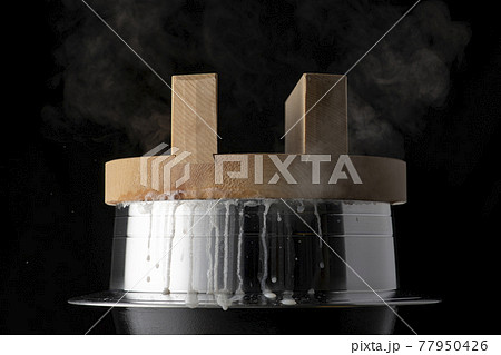 羽釜でご飯を炊く 羽釜でご飯を炊く 77950426