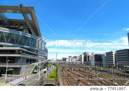 さいたま新都心駅前線路のある風景 77951867