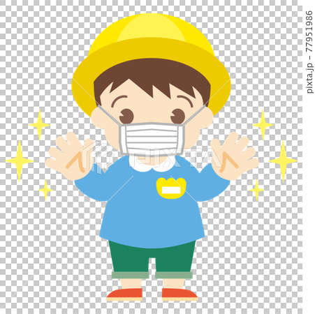 A boy who took measures against infection with a mask and hand washing (with a hat) 77951986