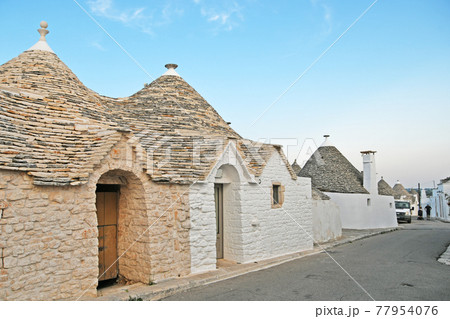 アルベロベッロ　トゥルッリ　イタリア 77954076