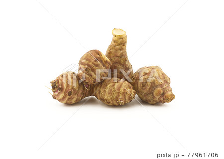 Jerusalem Artichoke (Sunchoke) on white background 77961706