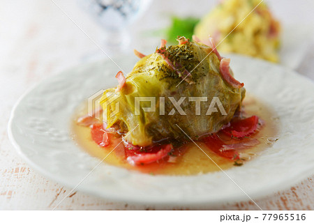 ロールキャベツとポテトサラダ 77965516