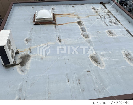 マンション、ビル屋上のウレタン防水作業の通気緩衝シート マンション、ビル屋上のウレタン防水作業の通気緩衝シート 77970440